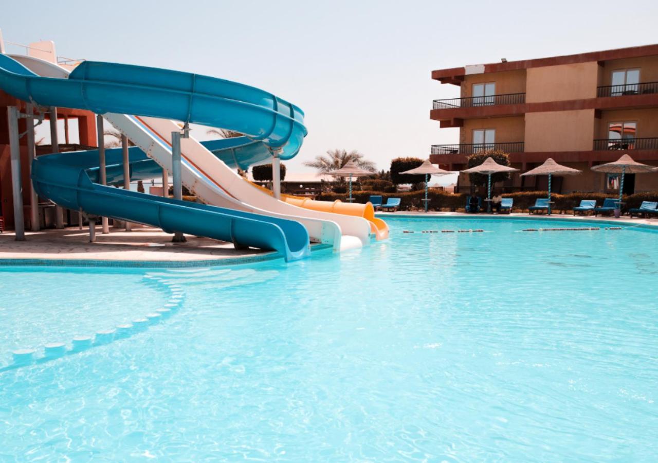 Retal View Resort El Sokhna Aqua Park Ajn-Szuhna Kültér fotó